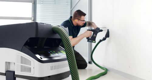 Anwendungsbild Akku-Absaugmobil CLEANTEC CTMC MIDI I-Plus