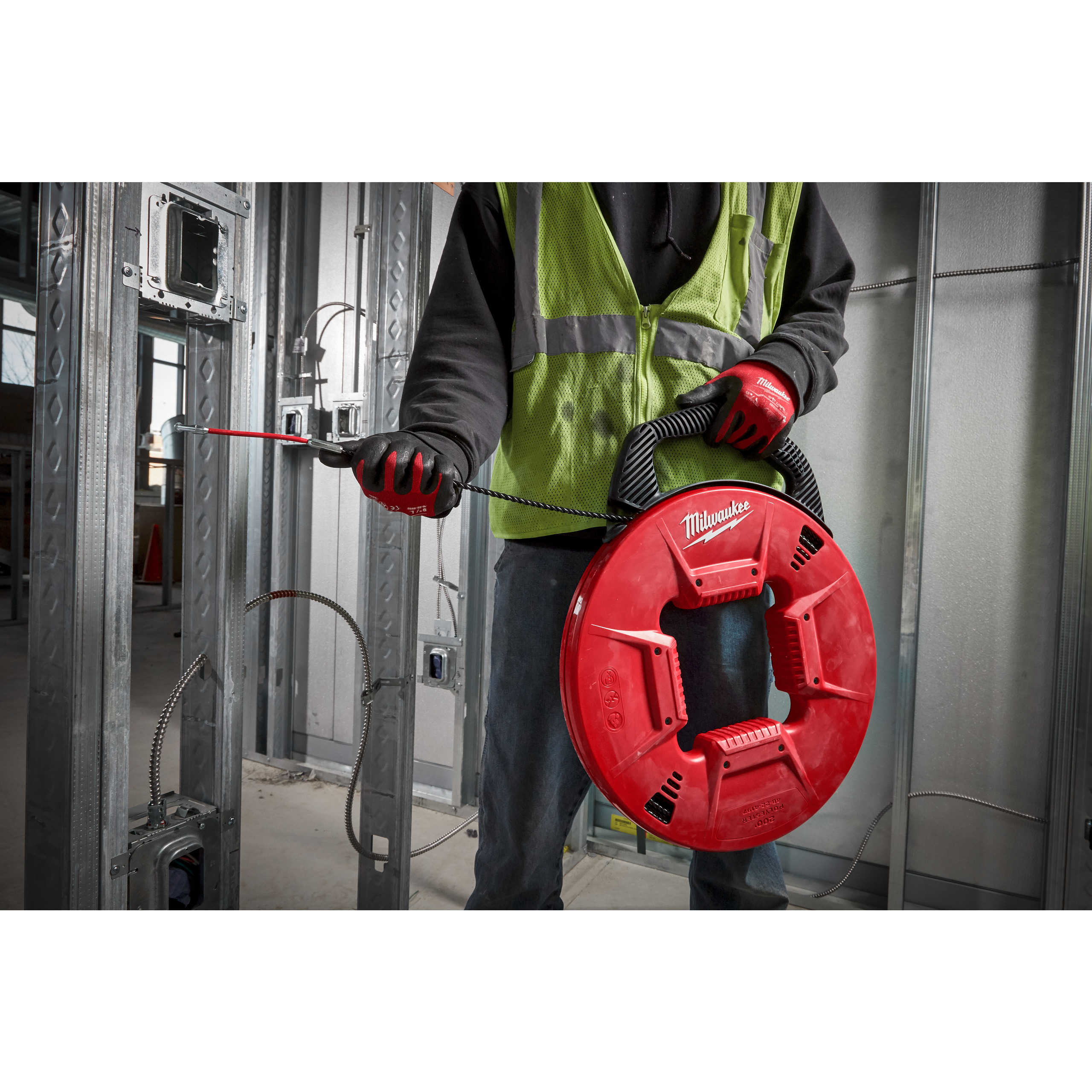 Milwaukee Kabeleinziehspirale 30 m, nicht leitend mit Abrollgehäuse Polyester-Kabeleinziehspirale