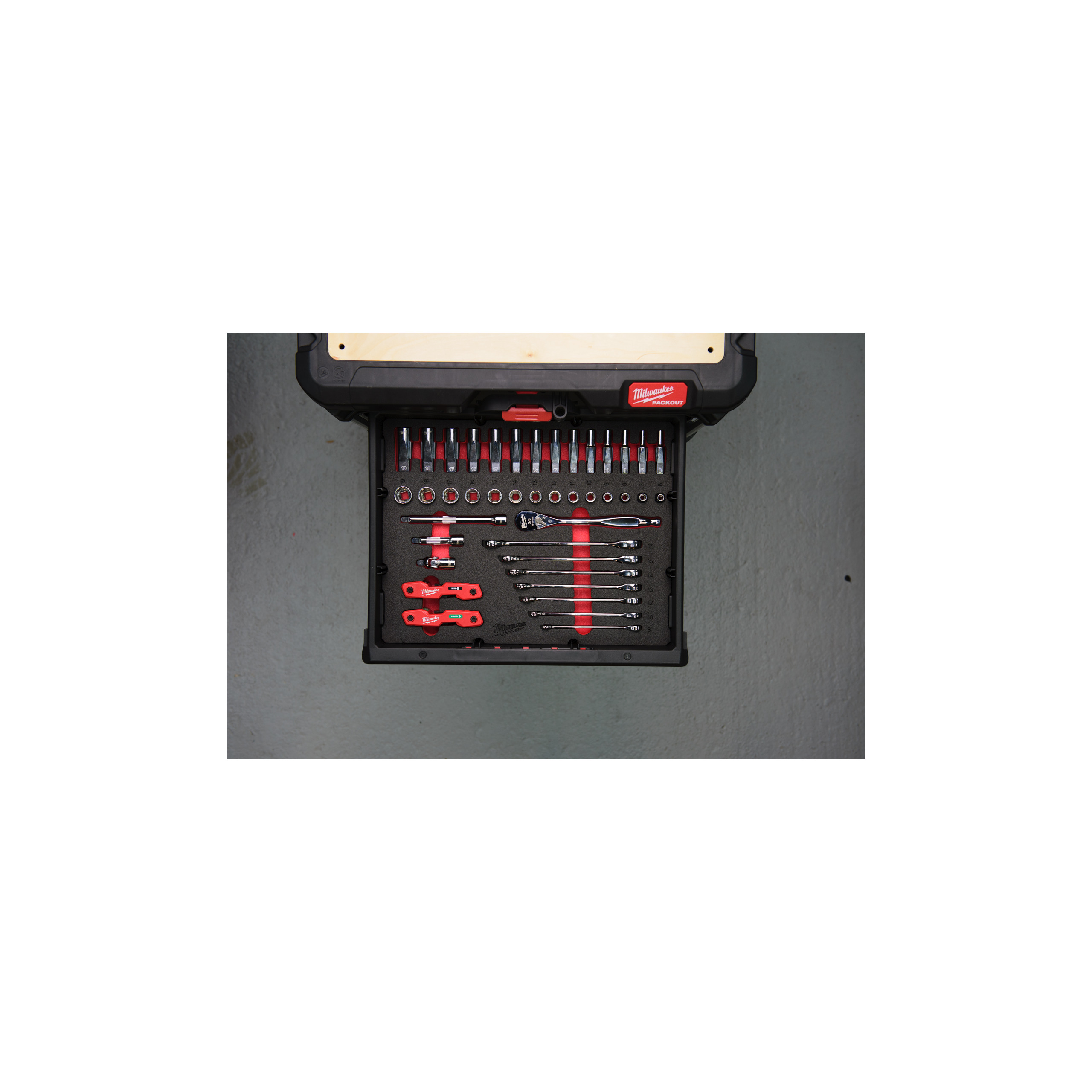 Milwaukee Einlage 55-teilige für PACKOUT Koffer mit Schubladen 3/8" Ratschen- u. Steckschlüsseleinsätze, Ratschen-Ringmaulschlüssel
