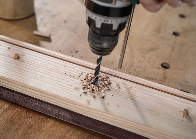 Anwendungsbild, Bohrmaschine, Holz, Holzarbeiten, Sägeholz, Schraubenloch