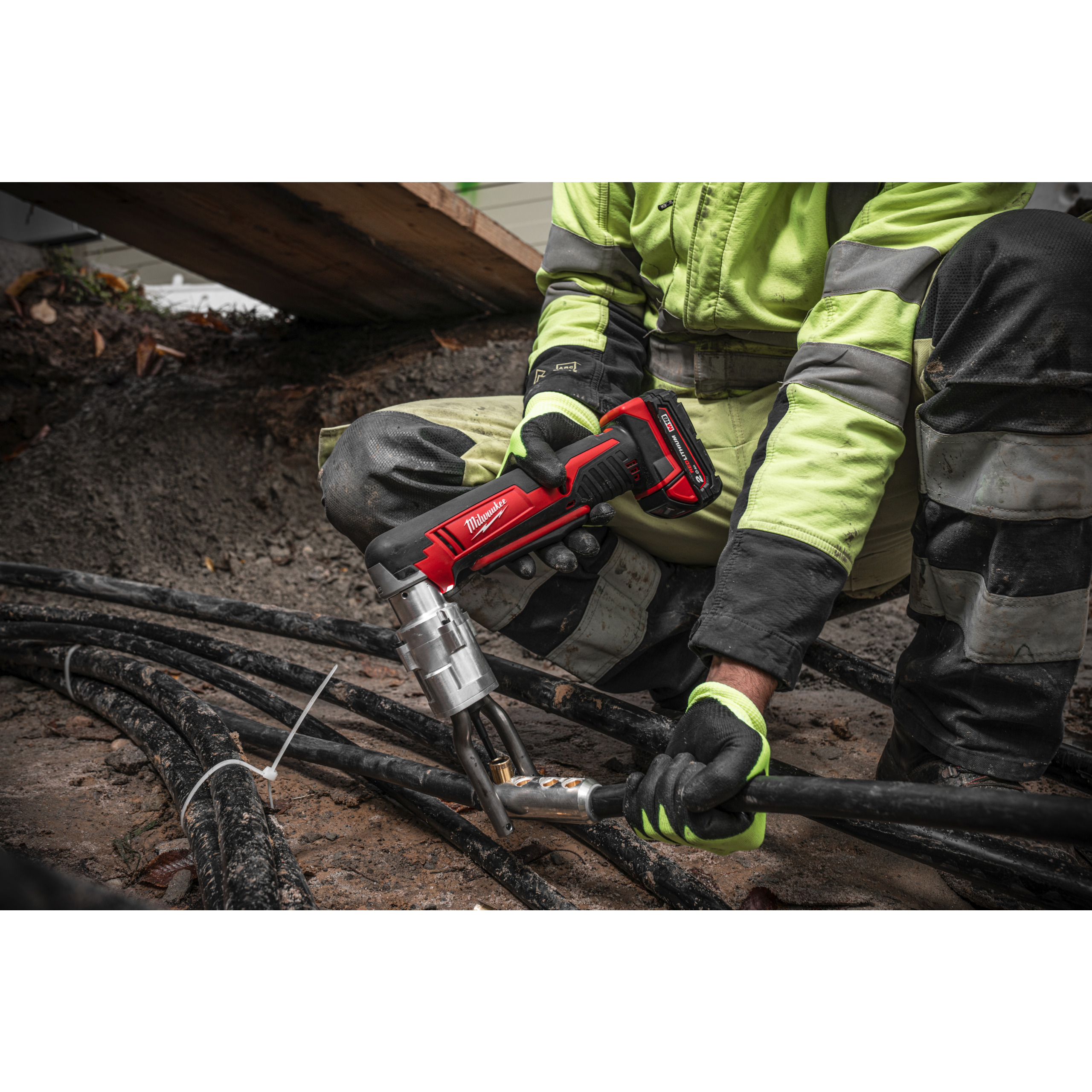 Milwaukee Akku-Scherbolzenwerkzeug M18 M18BSBT-202X
