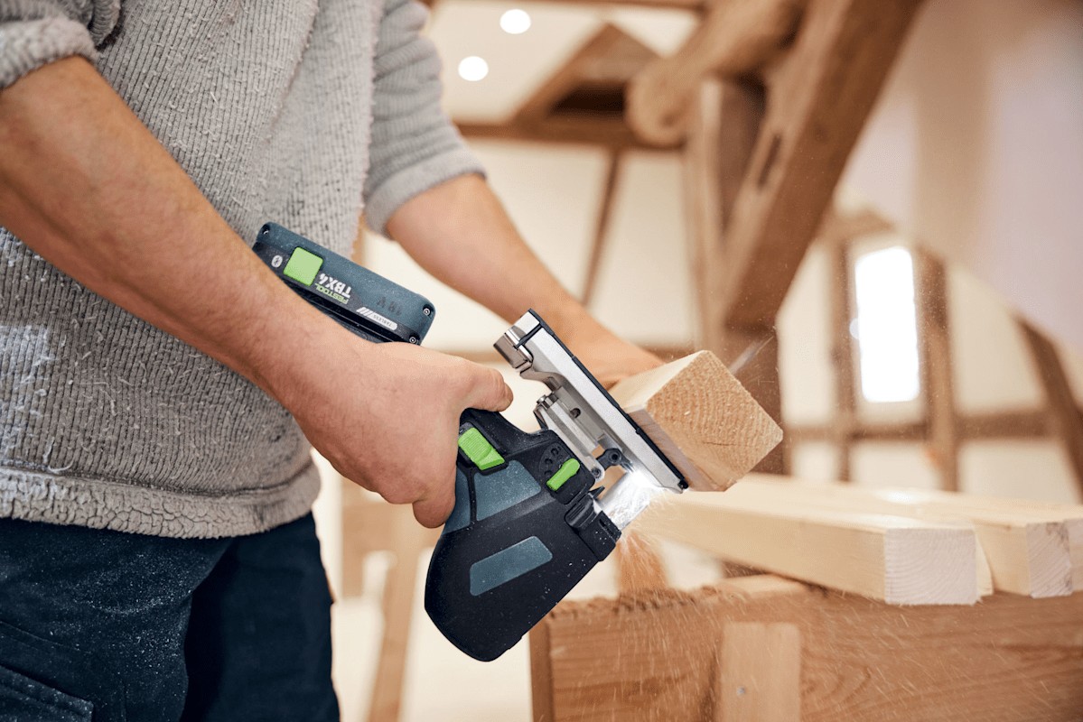 Stichsäge, Holzbearbeitung, Kabelschraubendreher, Holzspan, Powerakku