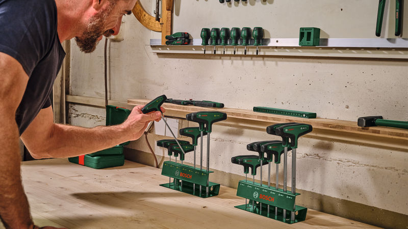 Anwendungsbild, Schraubendreher-Set, Schraubendreher, Werkzeug-Organizer, Holzbearbeitung, Bosch