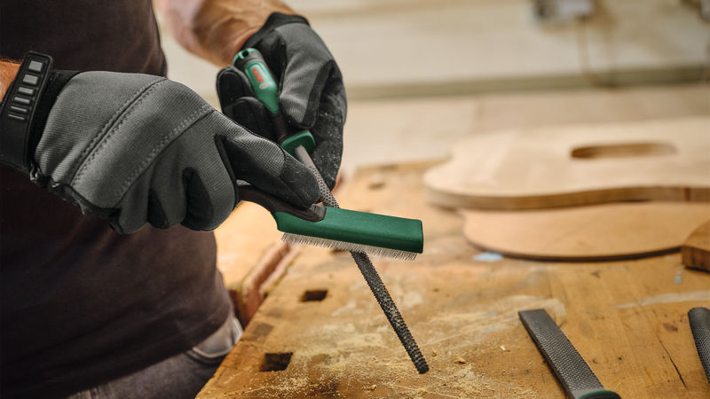 Anwendungsbild, Holzwerkstatt, Messwerkzeug, Drahtbürste, Handwerkzeug, Holzarbeiten