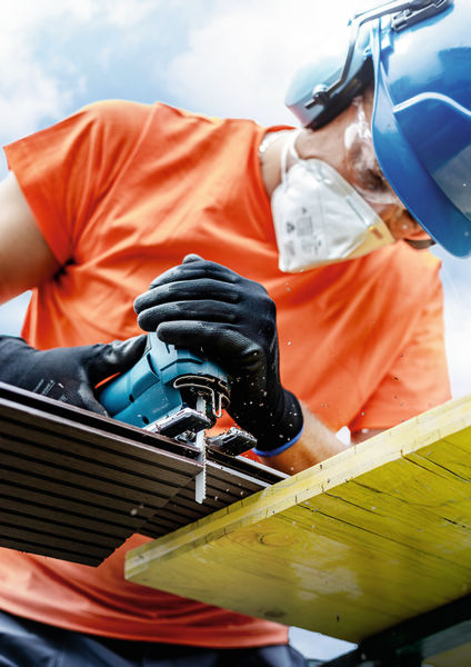 Anwendungsbild, construction, power_tool, electric_jigsaw, work_gloves, safety_gear