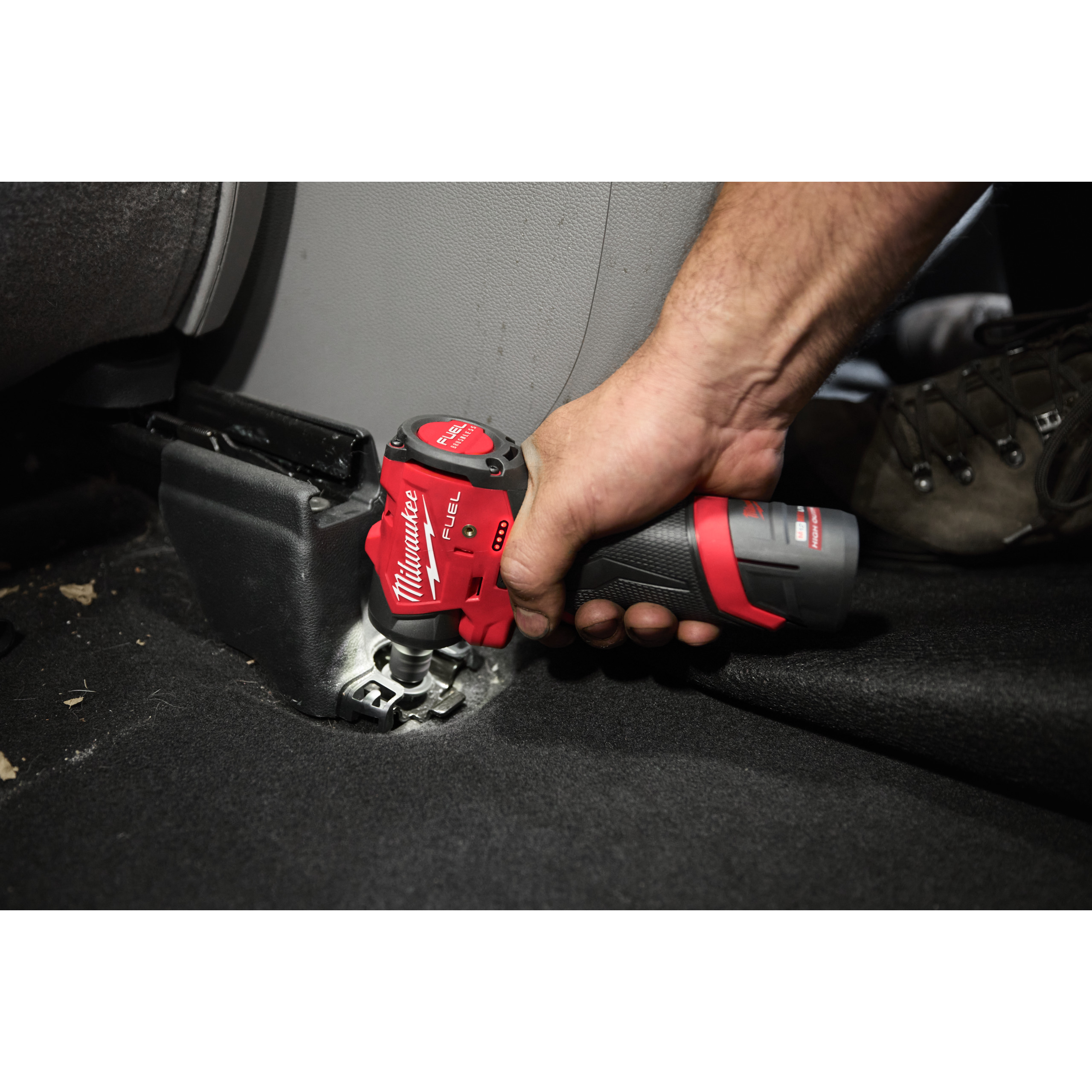 Milwaukee Akku-Schlagschrauber M12 FUEL 1/4˝ Vierkant mit Sprengring M12FSCIWF14-0