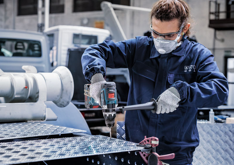 Anwendungsbild, Kraftwerk, Arbeiter, Schraubenzieher, Bohrer, Arbeitsplatz