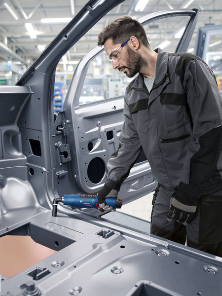 Anwendungsbild, Auto body, Werkstatt, Roboterwerkzeug, Autobau, Sicherheitsschuhe