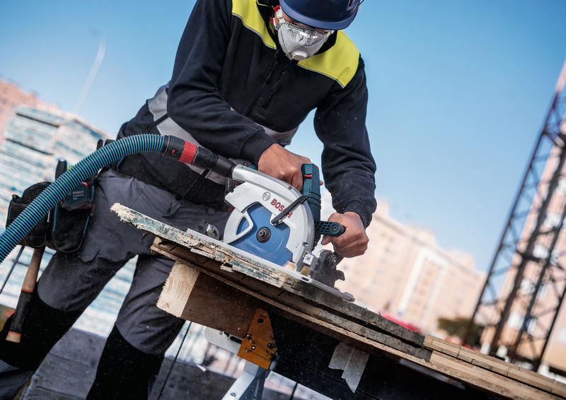 Anwendungsbild, Stichsäge, Glastisch, Baustellenarbeit, Werkzeug, Holzwerkstück