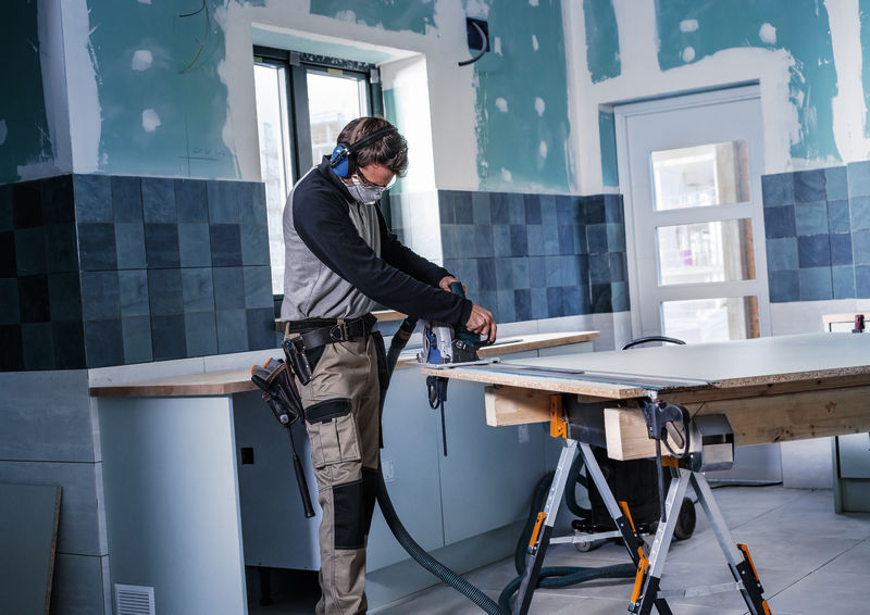 Anwendungsbild, Handheld sander, Workbench, Construction, Dust mask, Ear protection
