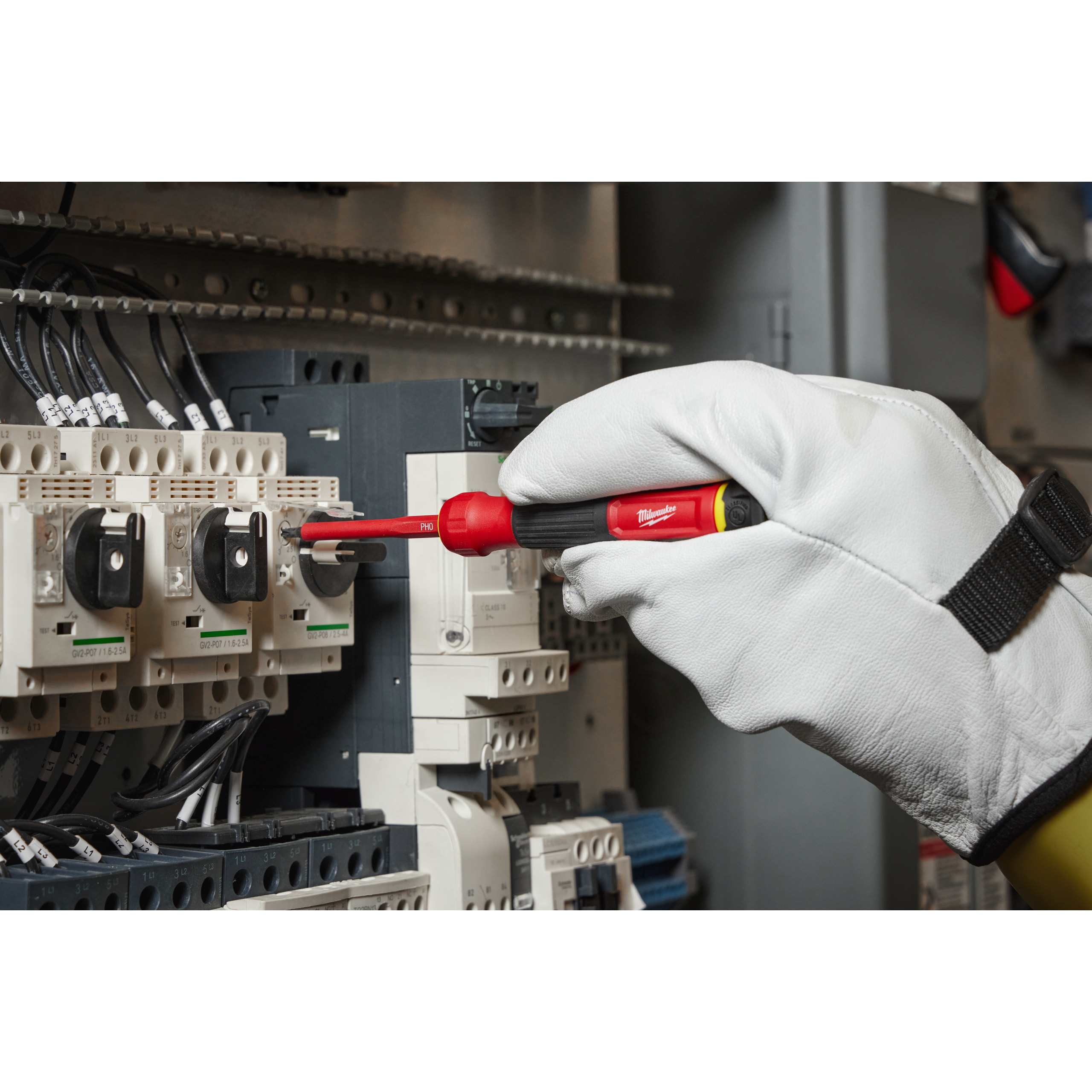 Milwaukee Multi-Bit Feinschraubendreher inkl. 8 isolierten Bits PH/PZ/TX/SL Feinschrauberdreher in 1, VDE geprüft