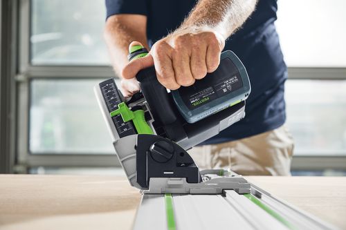 Anwendungsbild Akku-Tauchsäge TSC 55 KEB-Basic