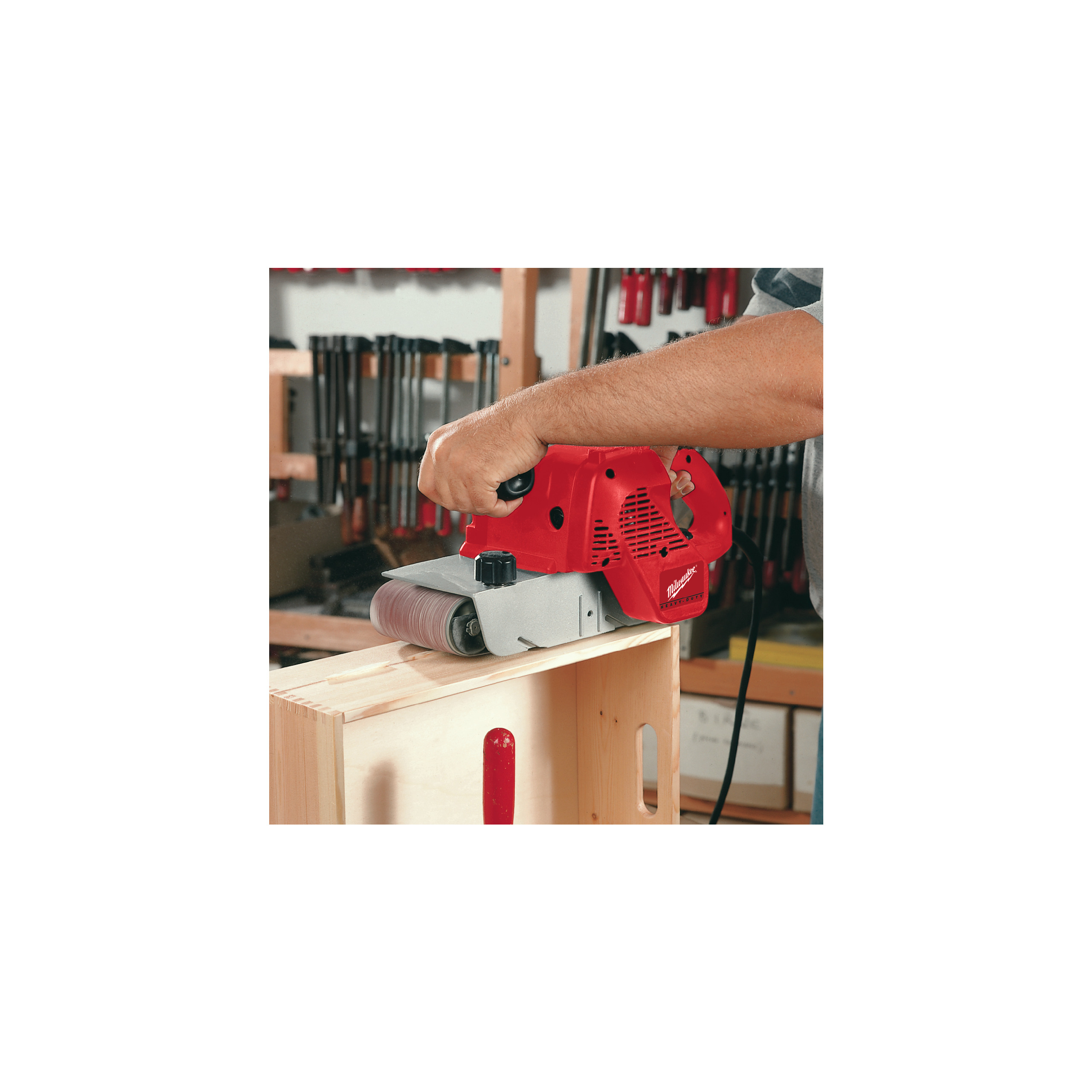 Milwaukee Bandschleifer BS100LE mit integrierter Staubabsaugung