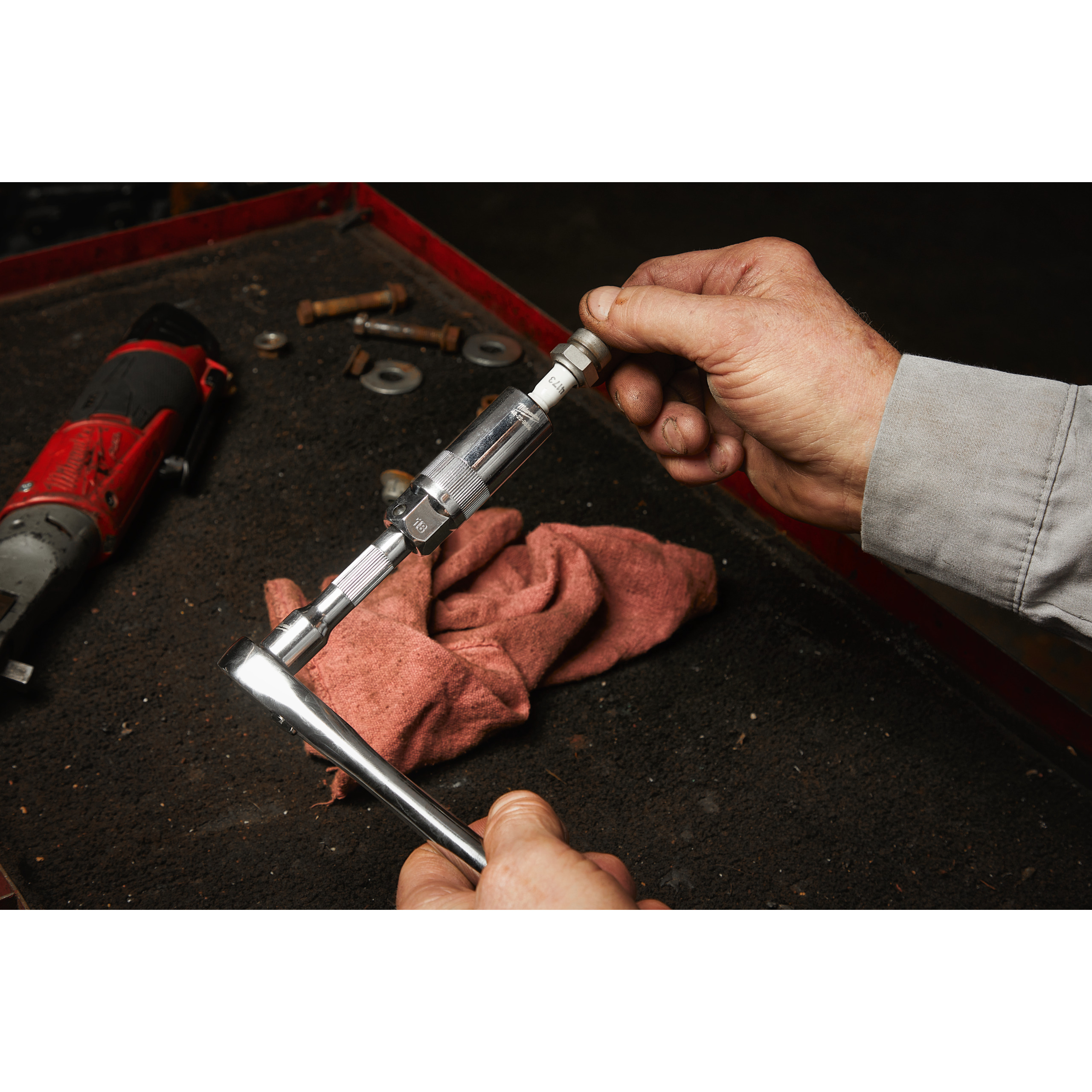 Milwaukee Steckschlüsseleinsatz 18 mm für Zündkerzen 3/8"