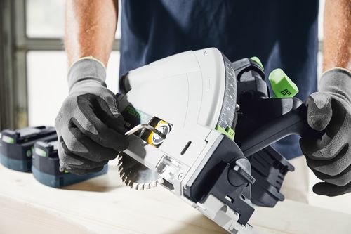 Anwendungsbild Akku-Tauchsäge TSC 55 KEB-Basic