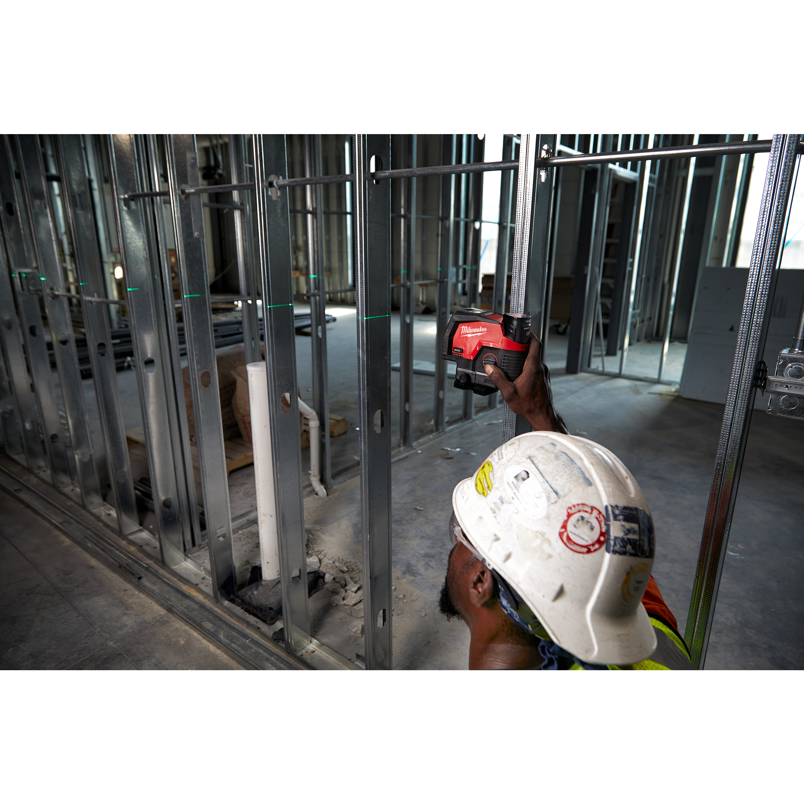 Milwaukee Kreuzlinienlaser M12 mit Lotfunktion M12CLLP-301C