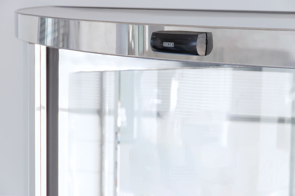 skimmer, glass cabinet, display cabinet, metal hinge, silver chrome