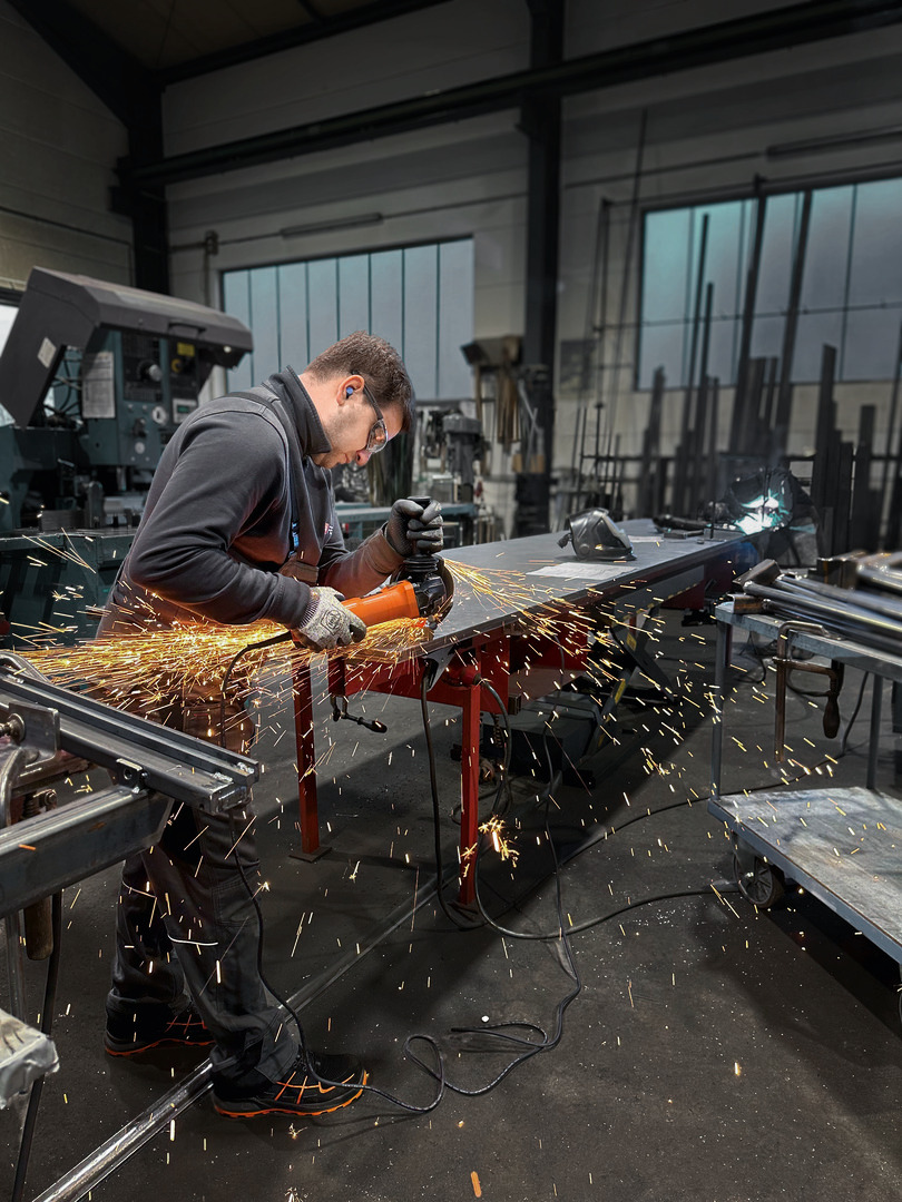 Anwendungsbild, Fabrik, Erwachsener, Männlich, Mann, Person