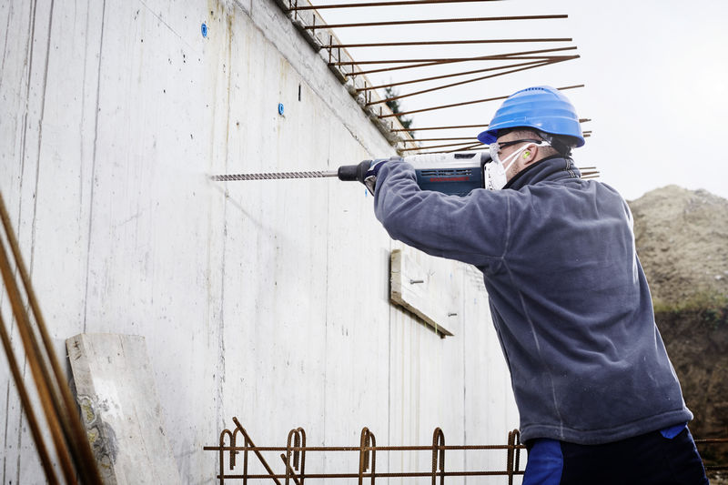 Anwendungsbild, Konstruktion, Bohrhammer, Beton, Arbeiter, Schutzhelm