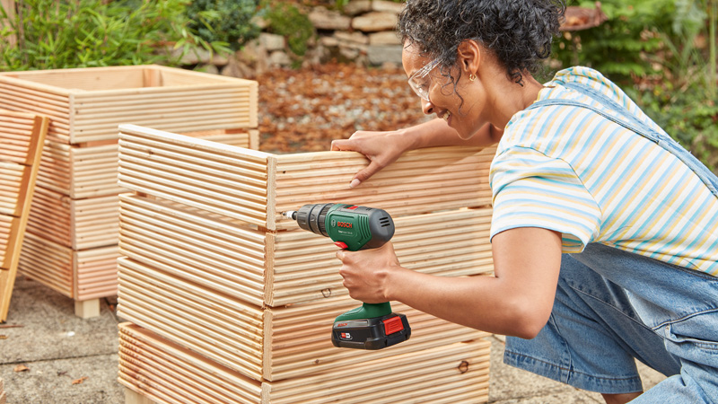 Anwendungsbild, Holz, Baustelle, Schraubenzieher, Holzplatten, Werkzeug