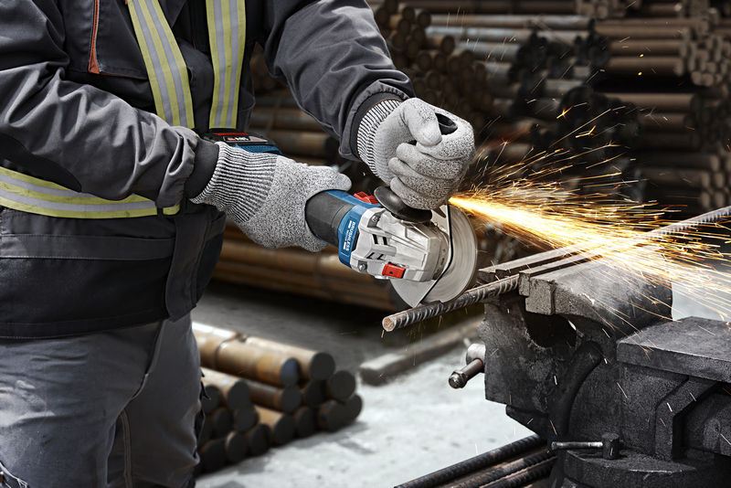 Schleifer, Bandschleifer, Metallbearbeitung, Schnittfunken, Arbeitskleidung